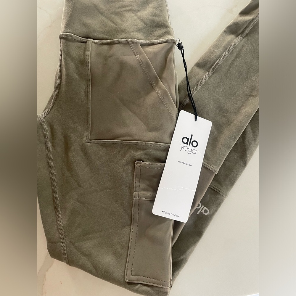 Alo cargo leggings
